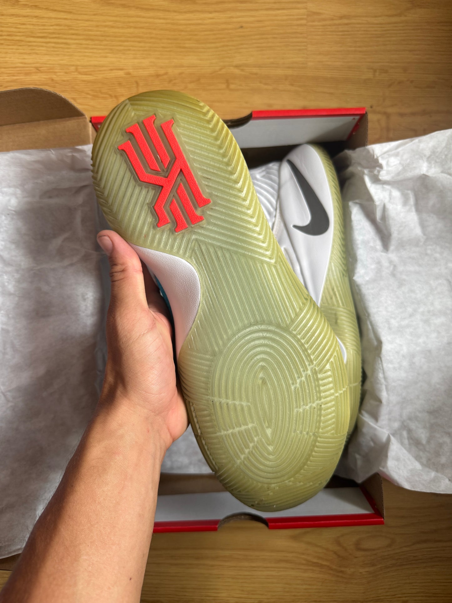 Nike Kyrie 2 Christmas