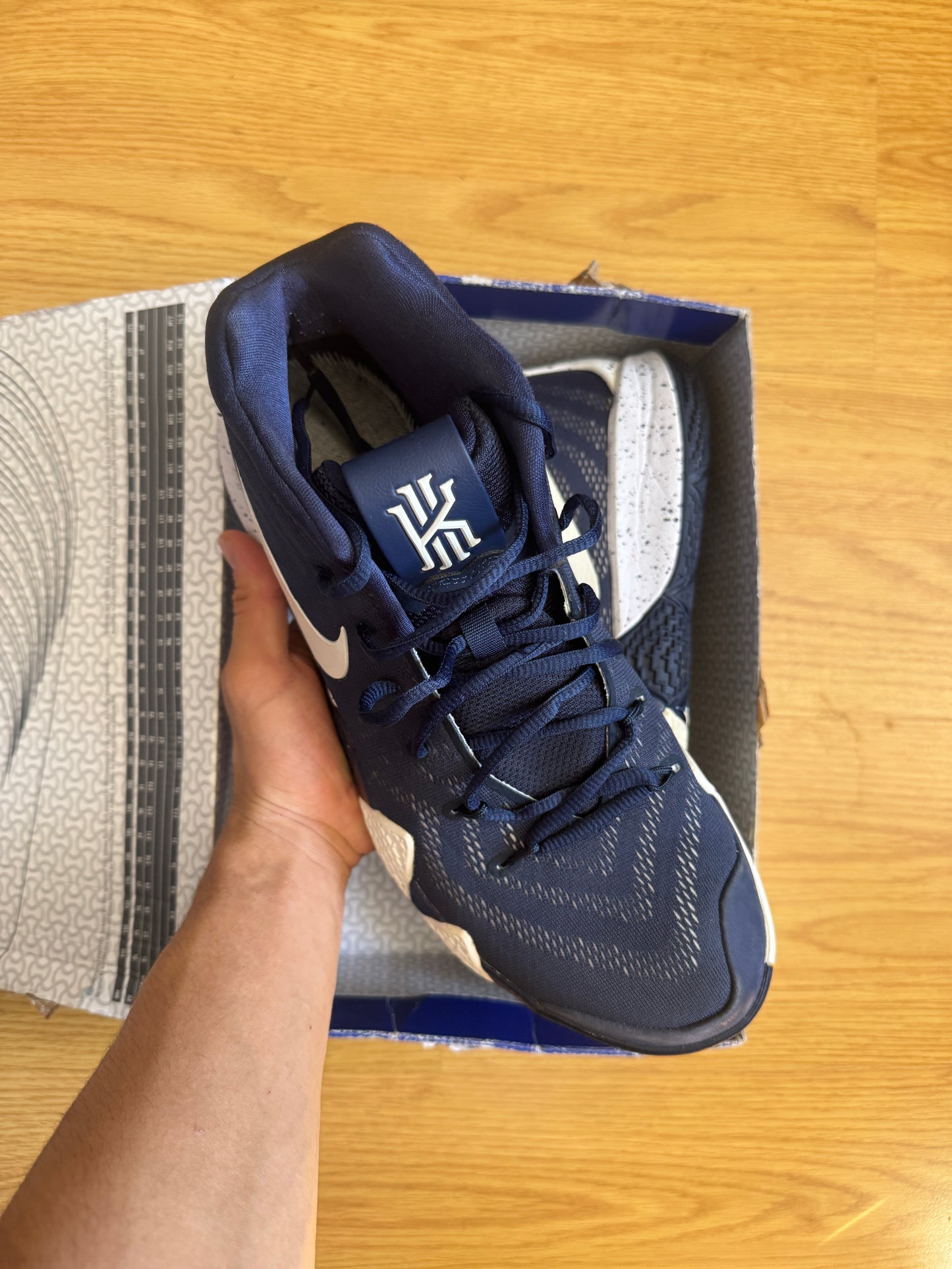 Nike Kyrie 4 Obsidian
