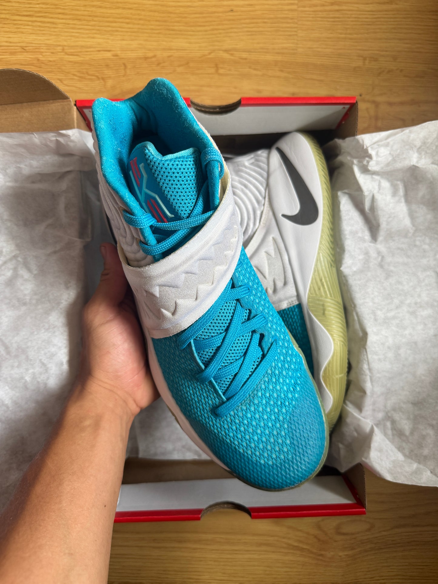 Nike Kyrie 2 Christmas