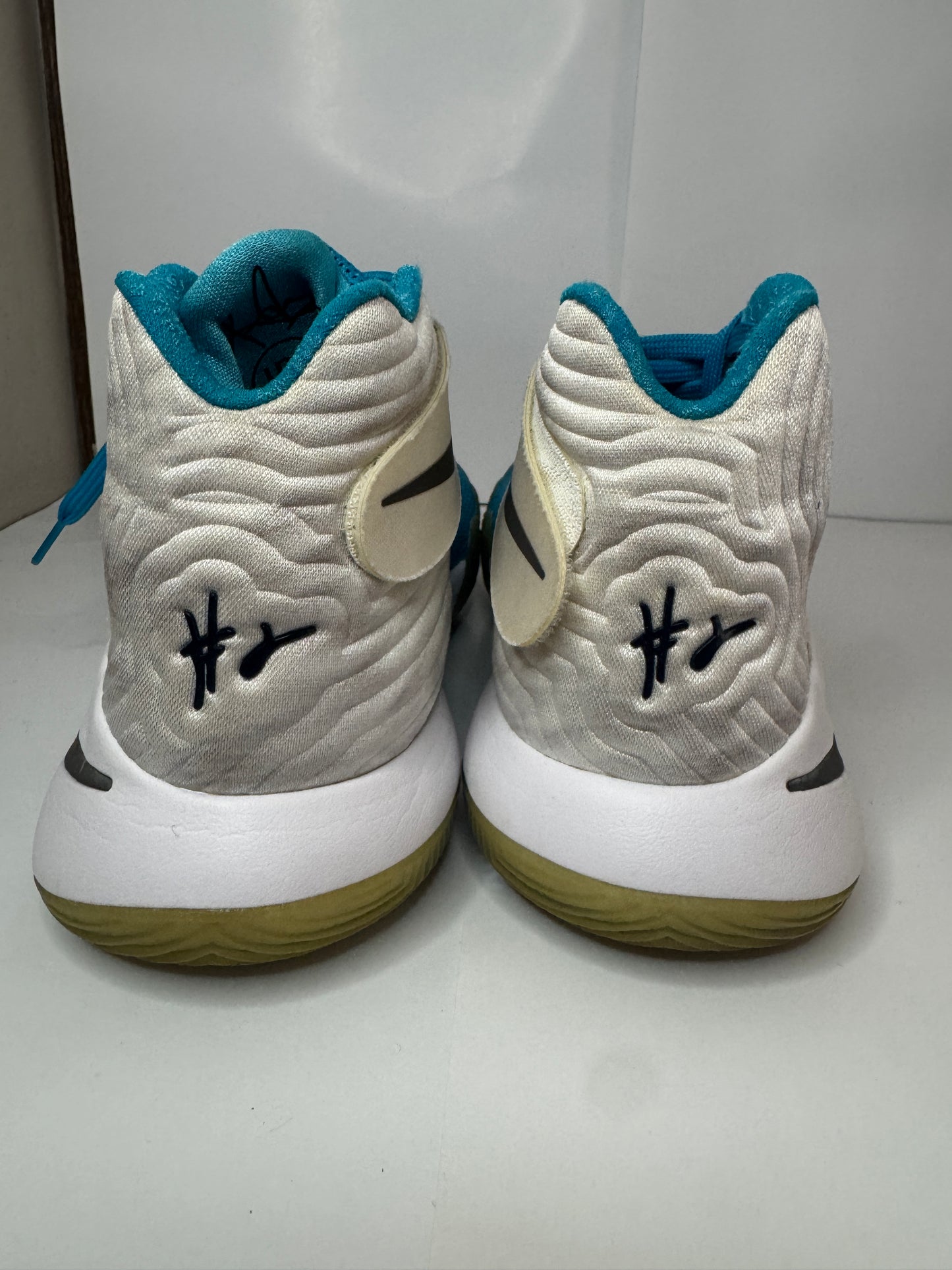 Nike Kyrie 2 Christmas T43 Reconditionné