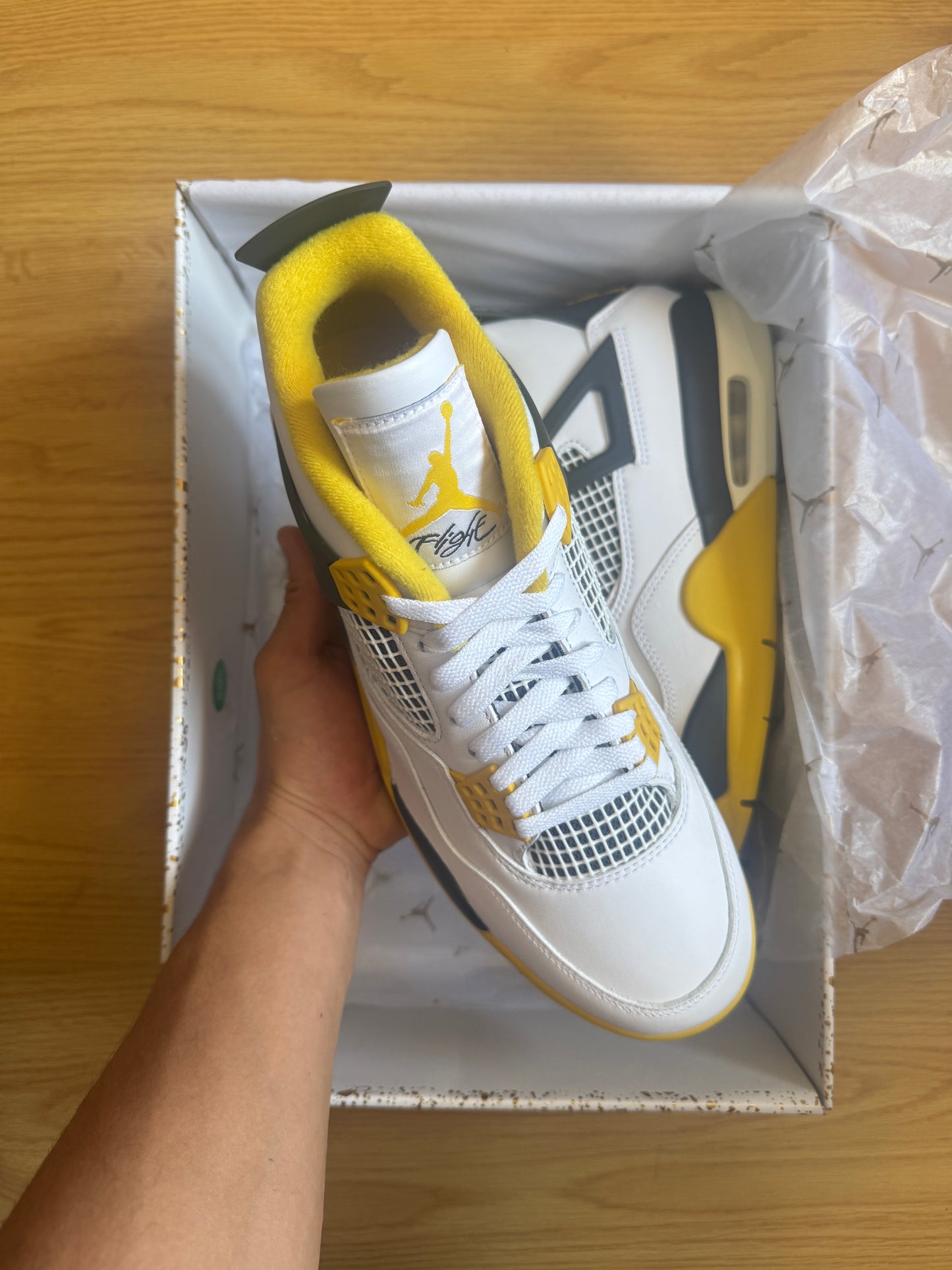 Jordan 4 Vivid Sulfur