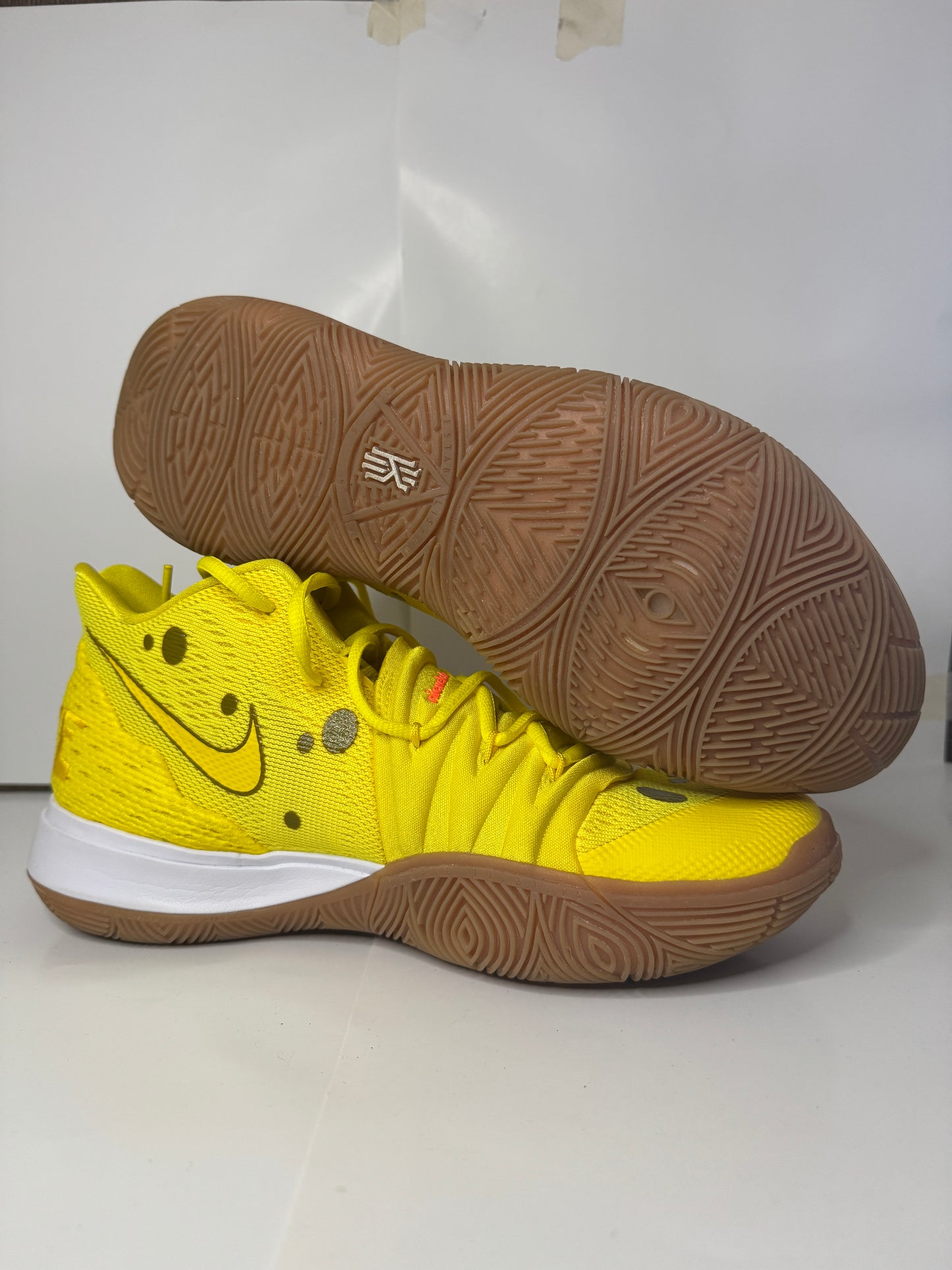 Nike Kyrie 4 SpongeBob T44 Reconditionné