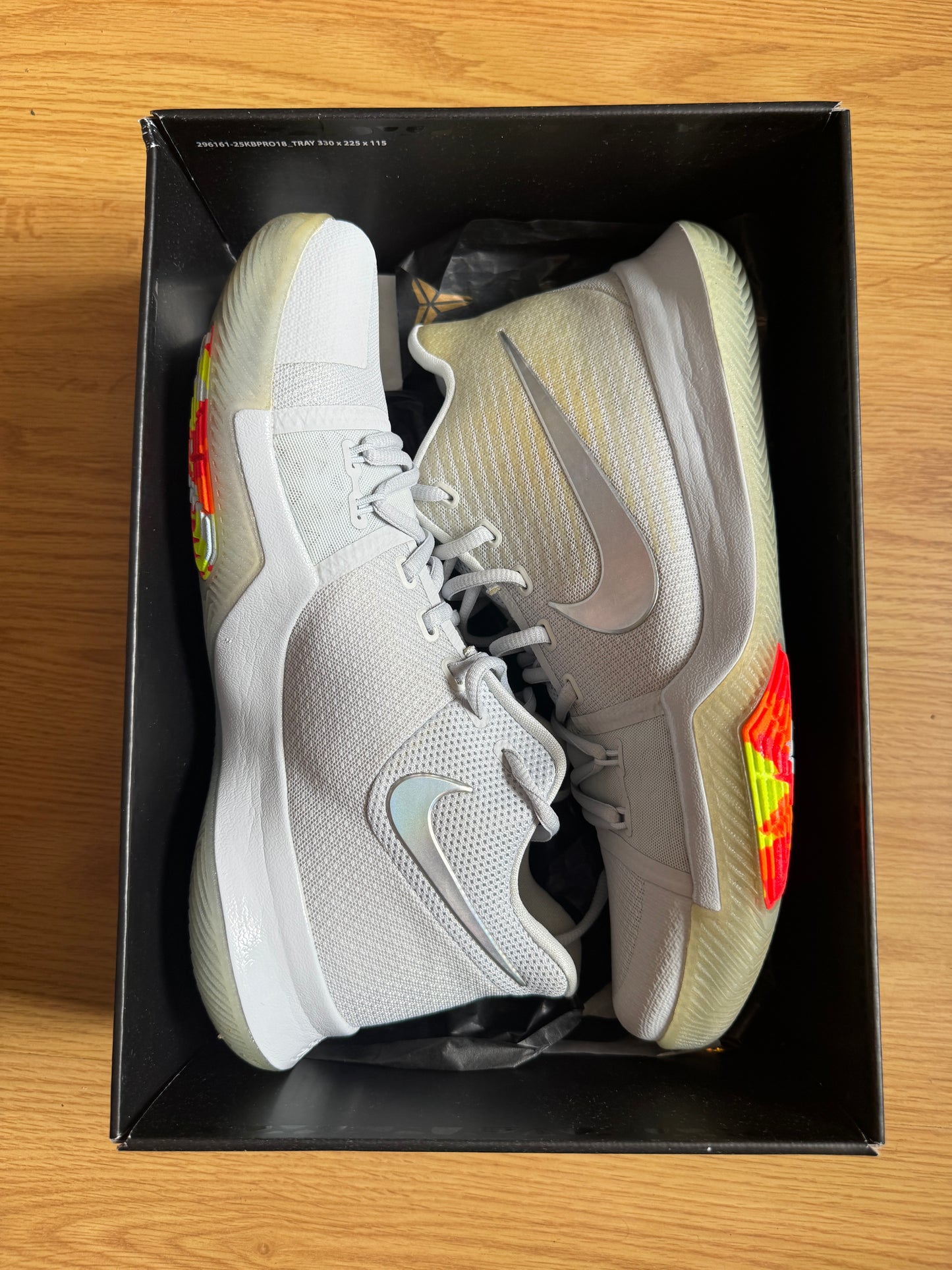 Nike Kyrie 3 Time to Shine – Taille 44.5