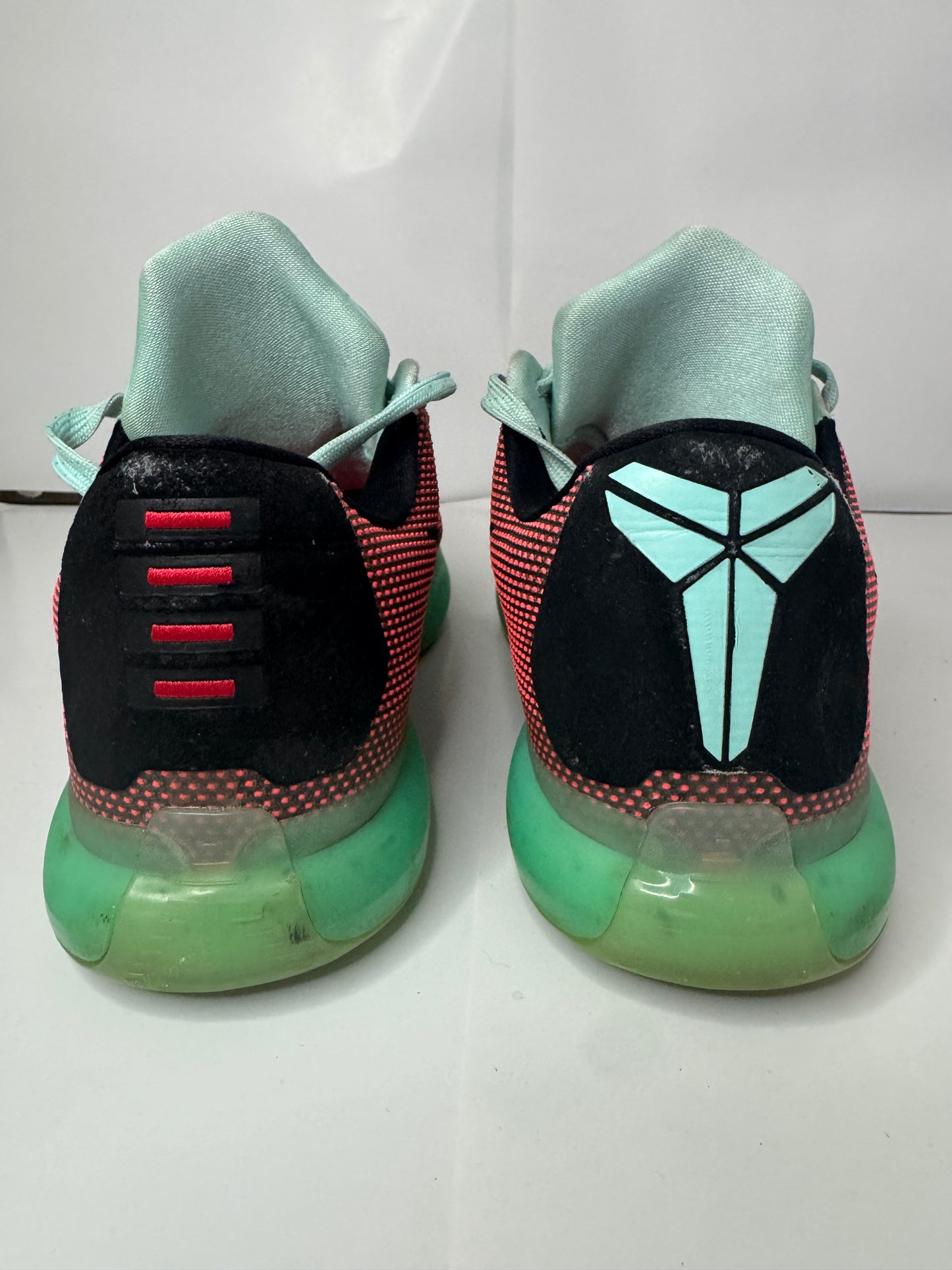 Nike Kobe 10 Easter T42.5 Reconditionné