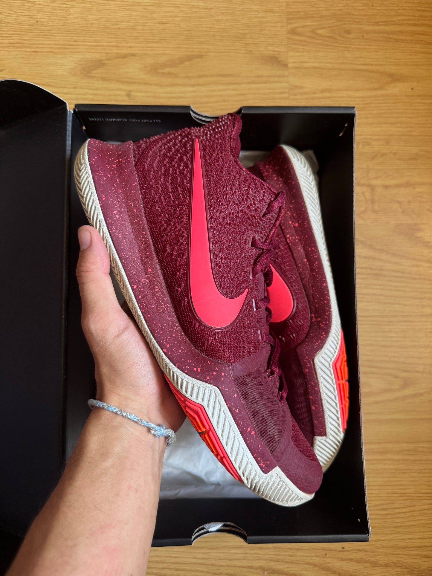 Nike Kyrie 3 Red – Taille 43