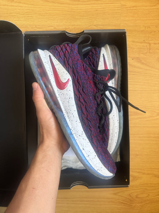 Nike LeBron 15 Low