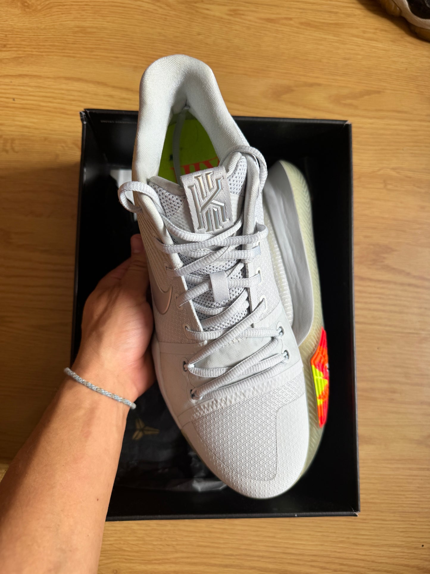 Nike Kyrie 3 Time to Shine – Taille 44.5