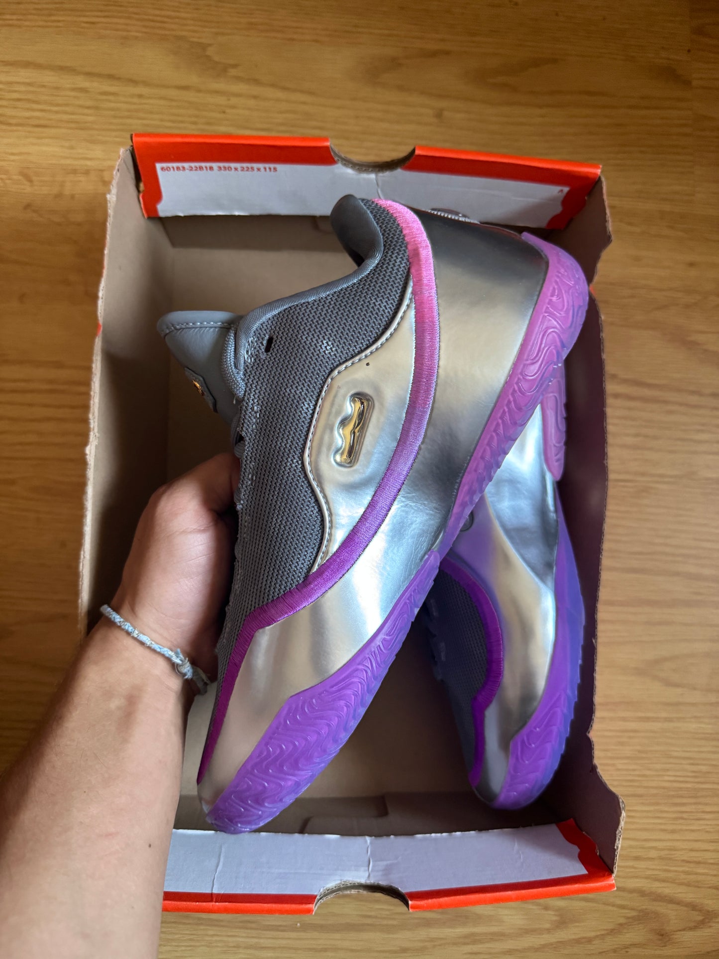 Nike Lebron 23 - taille 40.5