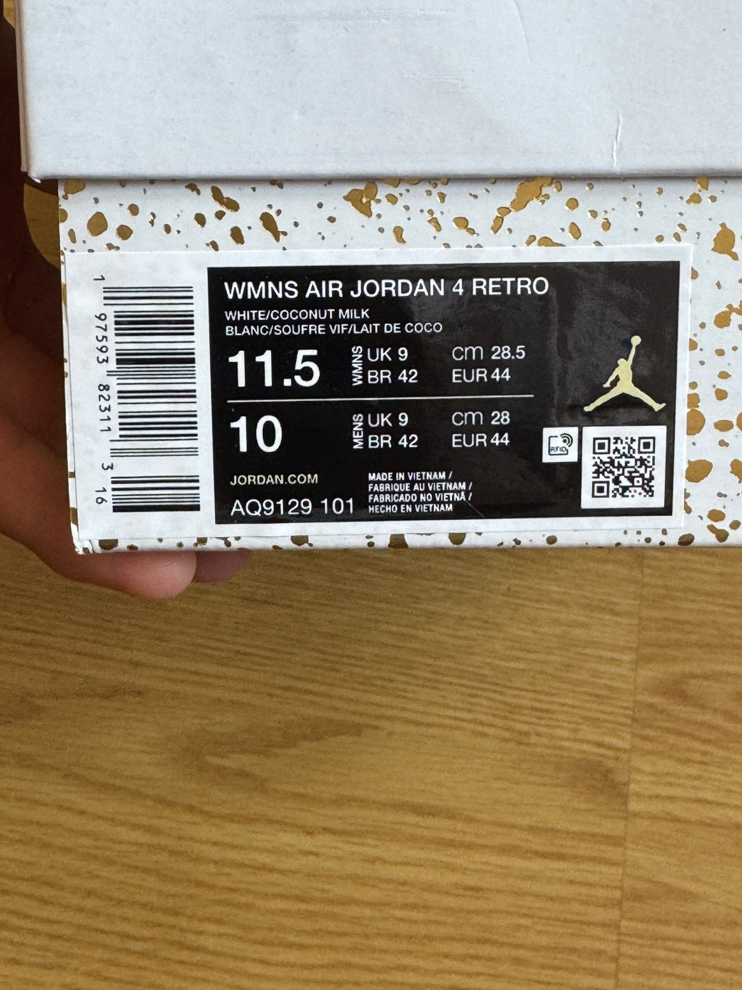 Jordan 4 Vivid Sulfur